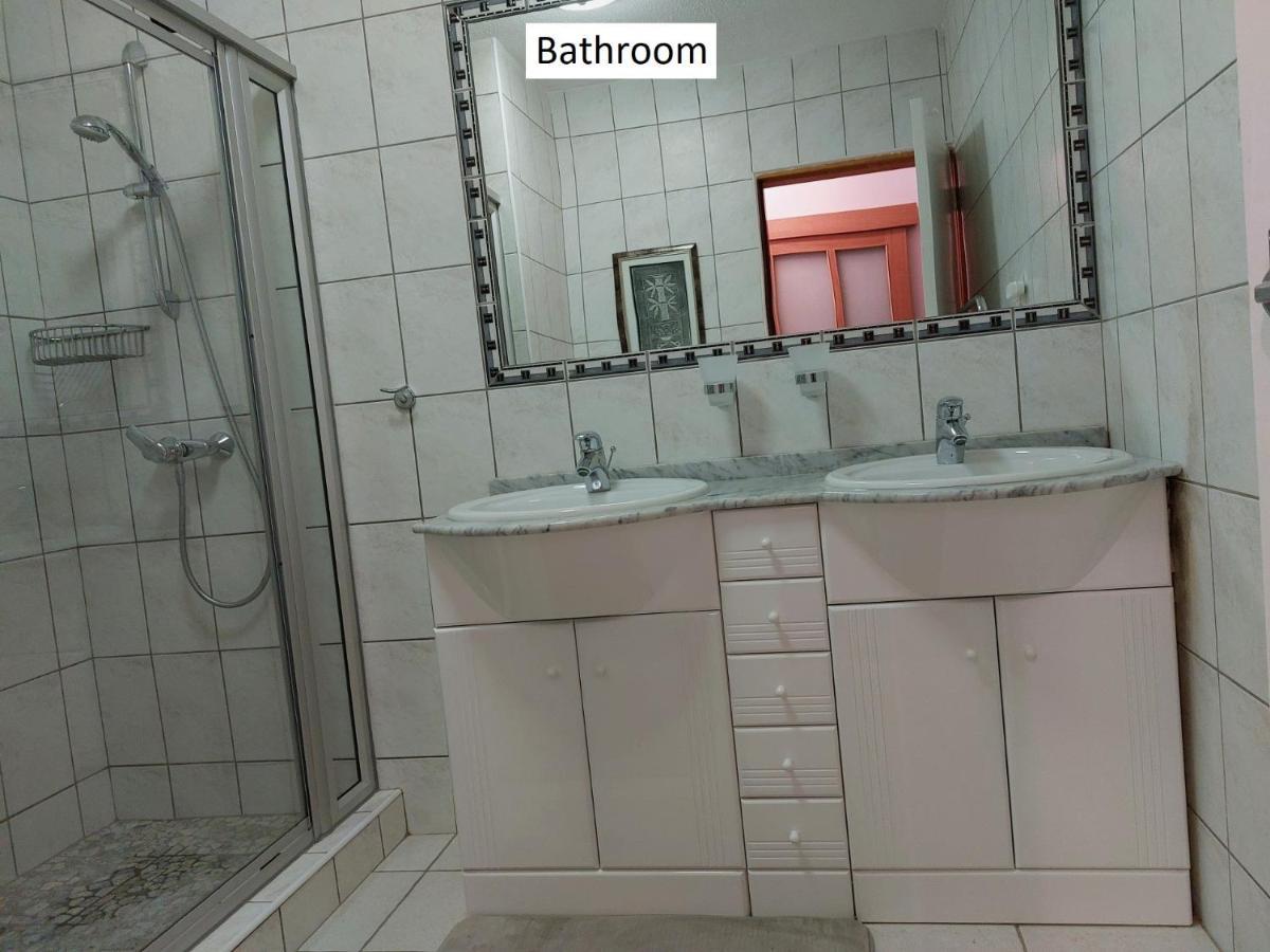 Central Self Catering ซวาคอปมุนด์ ภายนอก รูปภาพ