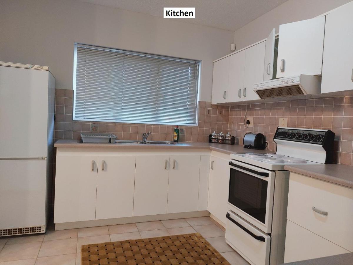 Central Self Catering ซวาคอปมุนด์ ภายนอก รูปภาพ