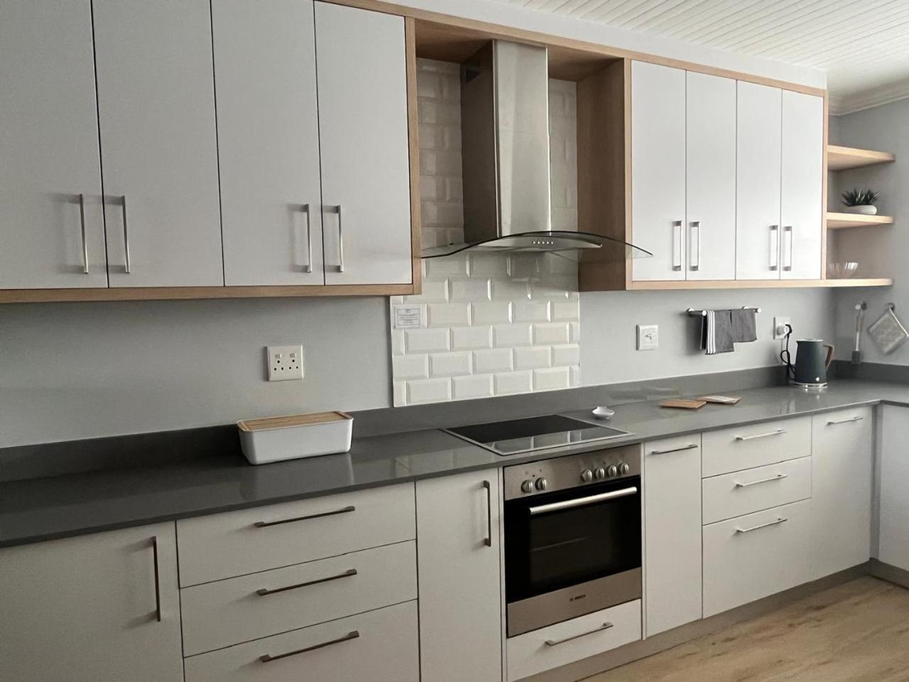 Central Self Catering ซวาคอปมุนด์ ภายนอก รูปภาพ